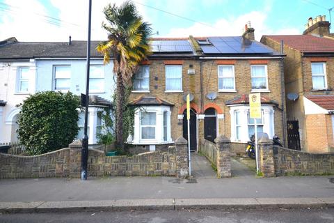 4 bedroom terraced house for sale - Inwood Road, Hounslow TW3 1XH