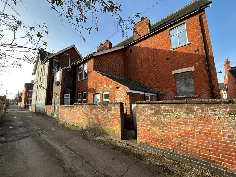 Western Road, Wolverton 3 bed semidetached house to rent £1,350 pcm