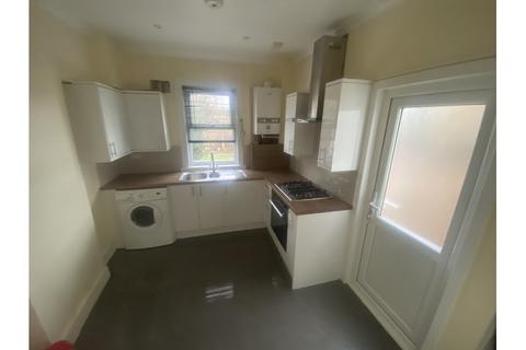 2 bedroom end of terrace house to rent, NUECHATEL ROAD, CATFORD, SE6