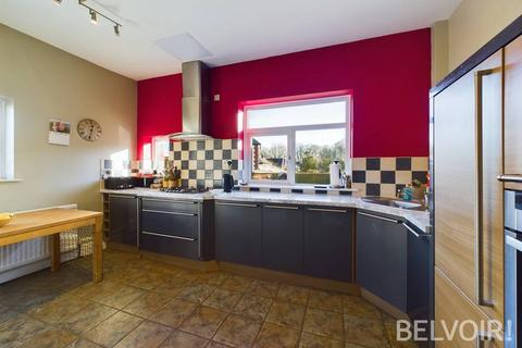 26 Abbots Way, Newcastle, ST5 2EZ