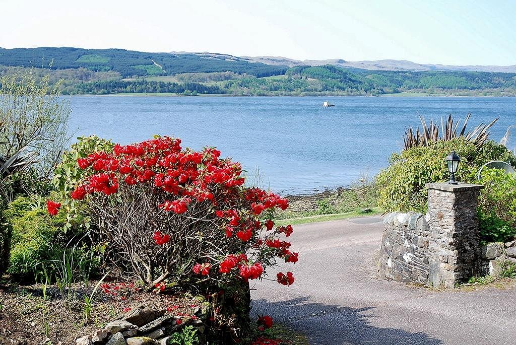 Old Shore Road, St Catherines, Argyll and Bute, PA25 3 bed bungalow for