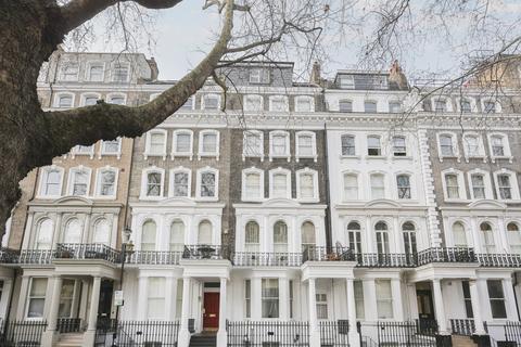 1 bedroom apartment for sale, Beaufort Gardens, Knightsbridge, SW3