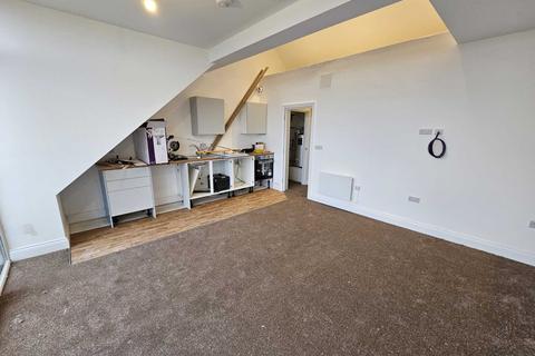 2 bedroom apartment to rent, London Road, Westcliff On Sea SS0