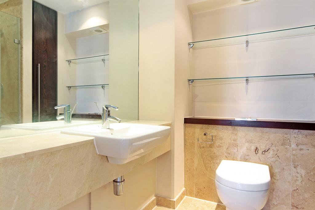 Ensuite shower room