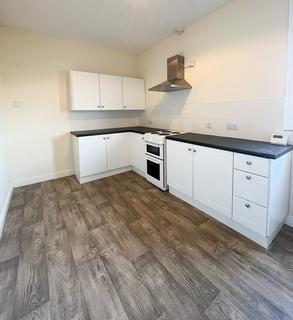 2 bedroom flat to rent, High Street, Saxilby, LN1