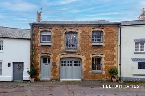 4 bedroom terraced house for sale, Main Street, Belton in Rutland LE15
