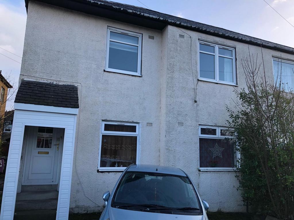 Carmunnock Road, Croftfoot 3 bed flat to rent £950 pcm (£219 pw)