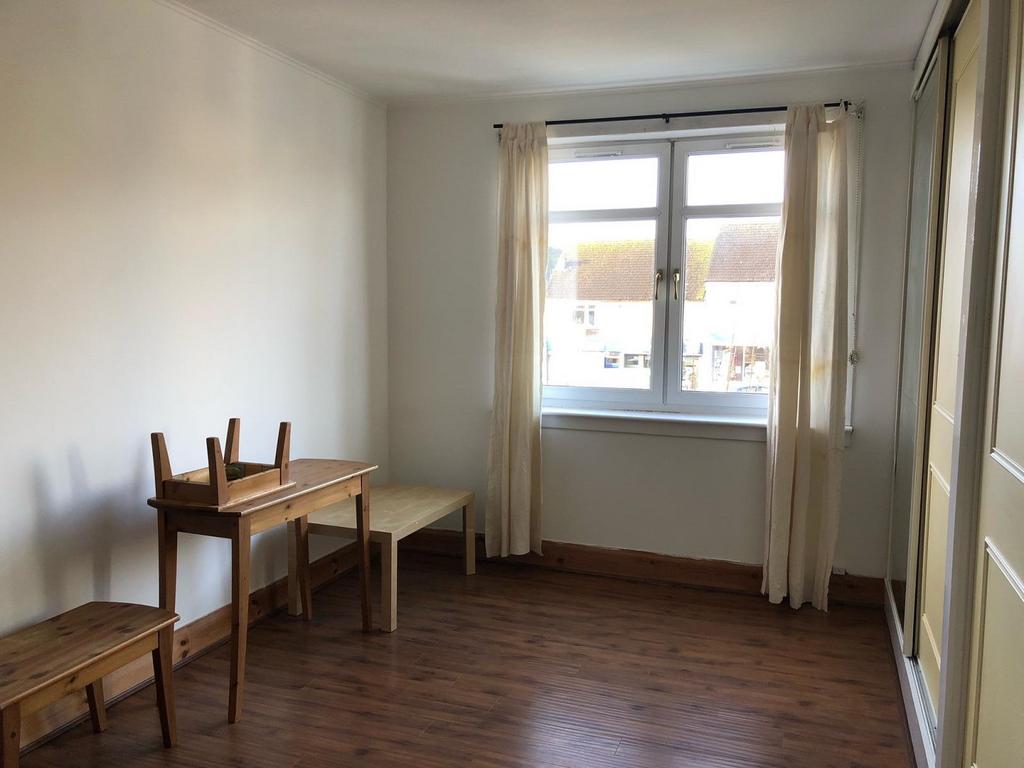 Carmunnock Road, Croftfoot 3 bed flat to rent £950 pcm (£219 pw)