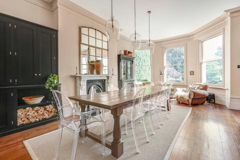 undefined, Strawberry Vale, Twickenham, TW1