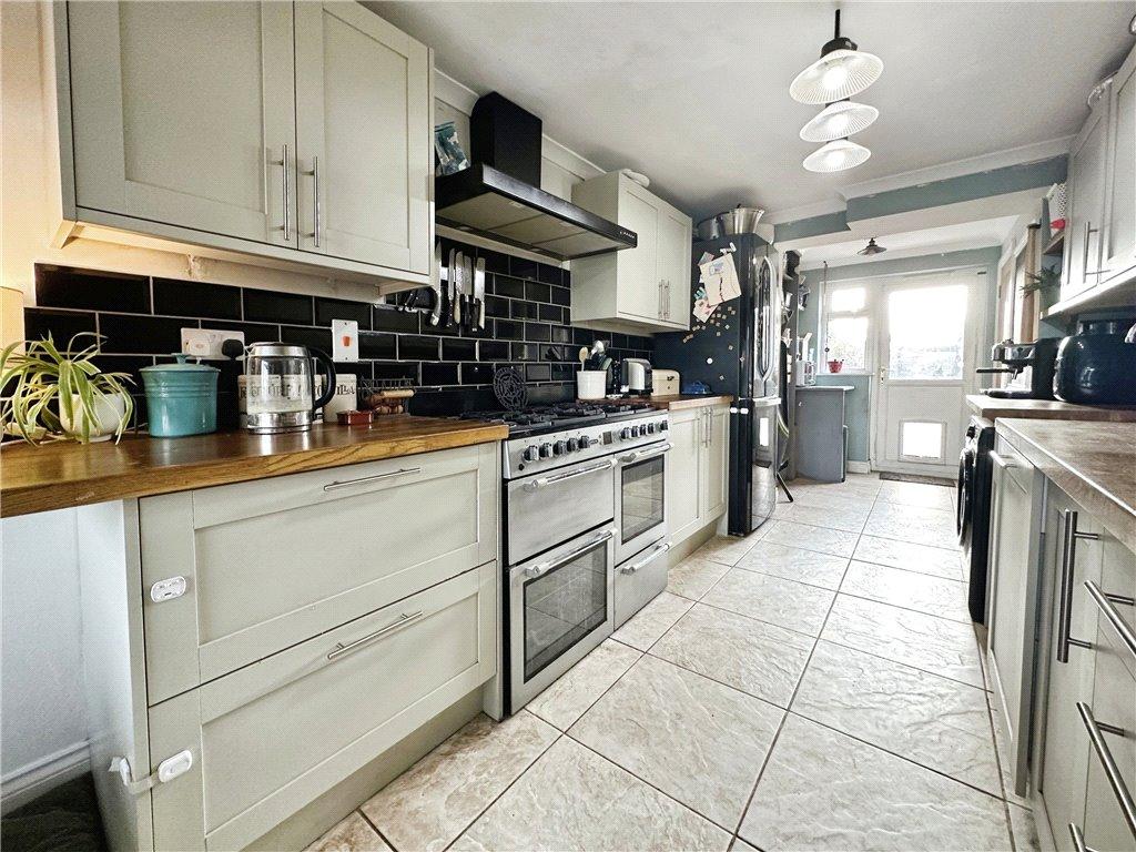 Reeve Road, Holyport, Maidenhead 3 bed end of terrace house for sale