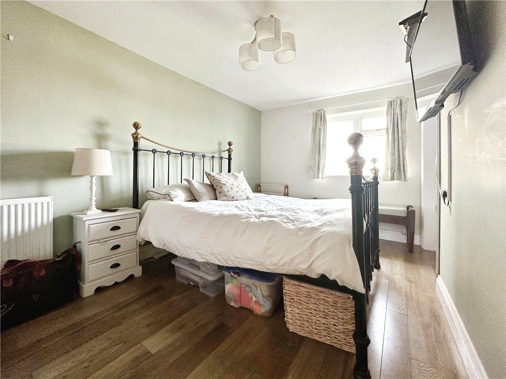 Reeve Road, Holyport, Maidenhead 3 bed end of terrace house for sale