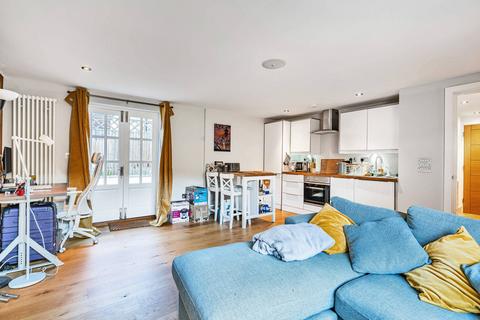 2 bedroom flat to rent - Enmore Road, Croydon, London, SE25