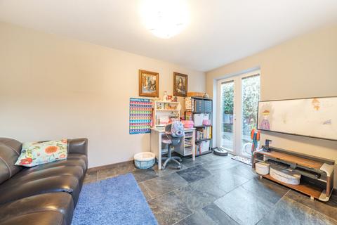 36 Morland Close, Hampton, TW12 3YY