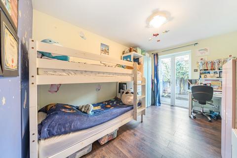 36 Morland Close, Hampton, TW12 3YY