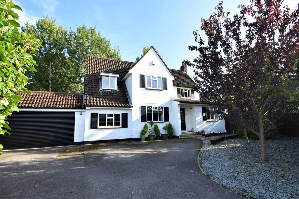 Kingsclear Park, CAMBERLEY GU15 4 bed detached house for sale £900,000
