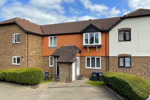 2 bedroom apartment for sale, Hawkesworth Drive, BAGSHOT GU19