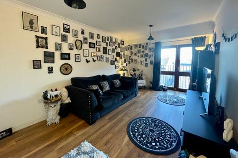 2 bedroom apartment for sale, Queens Road, FARNBOROUGH GU14