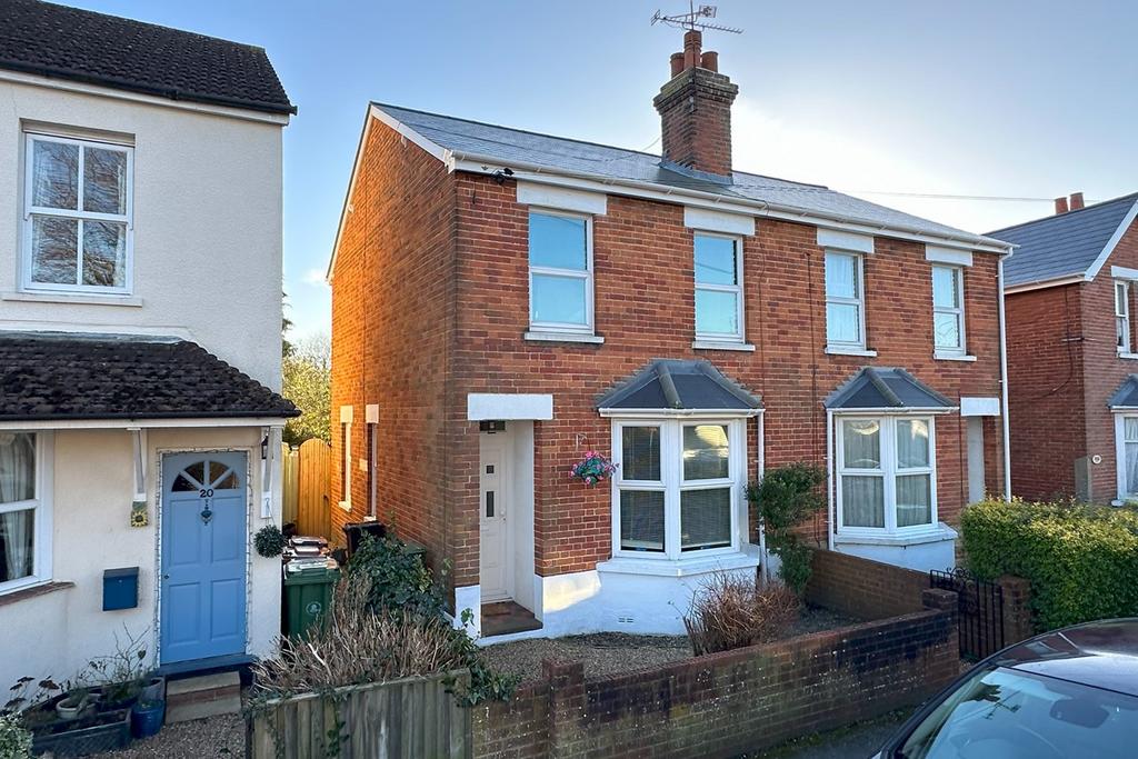 Watchetts Road, CAMBERLEY GU15 2 bed semidetached house for sale £