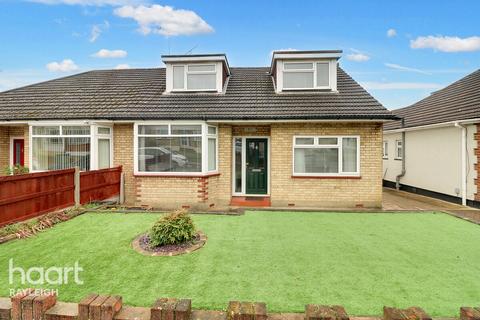4 bedroom semi-detached house for sale, Nevern Road, Rayleigh