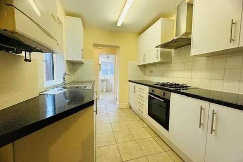 3 bedroom house to rent - Uxbridge Road, Slough