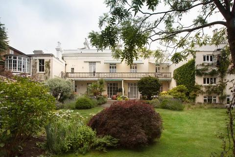 5 bedroom flat for sale, Wimbledon Park Side, Wimbledon Common, London, SW19