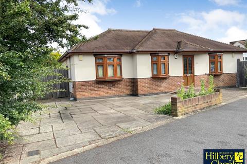 2 bedroom bungalow for sale, Kenilworth Gardens, Hornchurch, RM12