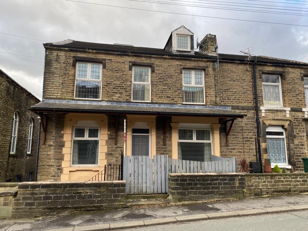 Longwood Gate, Huddersfield, West Yorkshire, HD3 3 bed terraced house