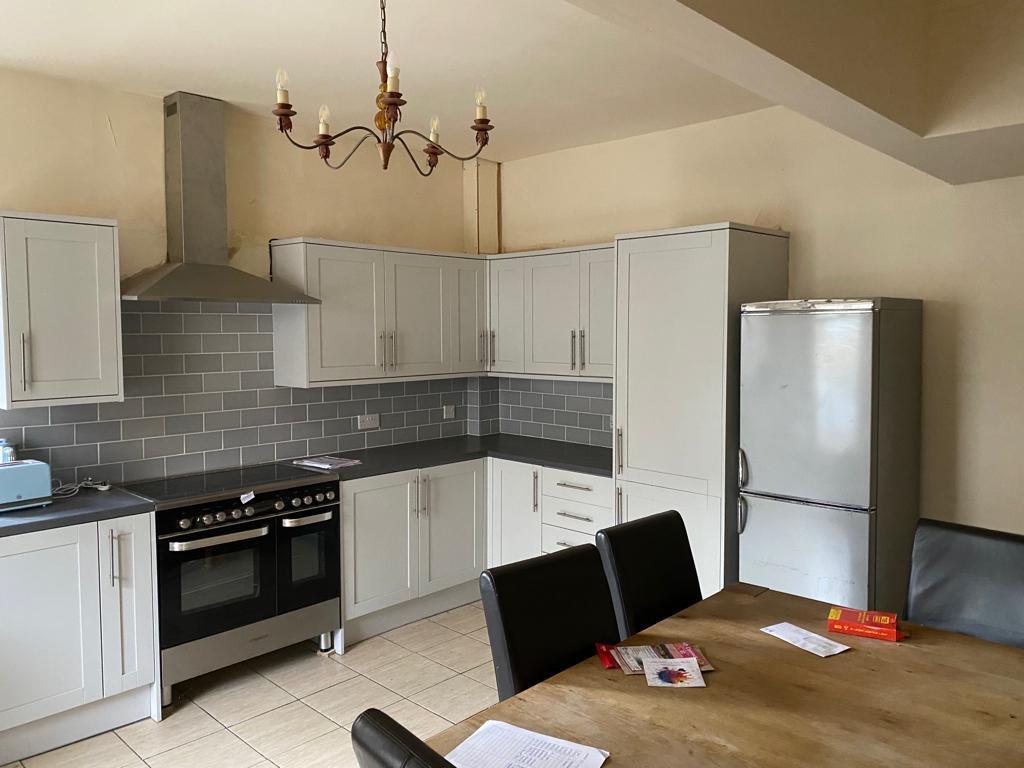 Longwood Gate, Huddersfield, West Yorkshire, HD3 3 bed terraced house