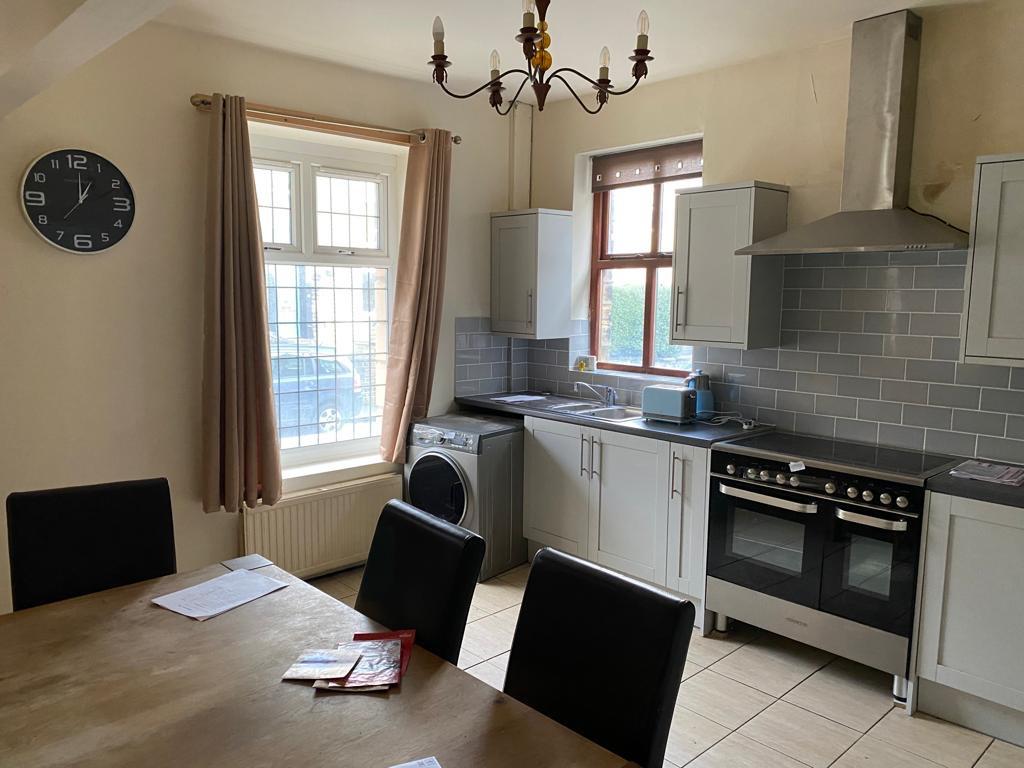 Longwood Gate, Huddersfield, West Yorkshire, HD3 3 bed terraced house