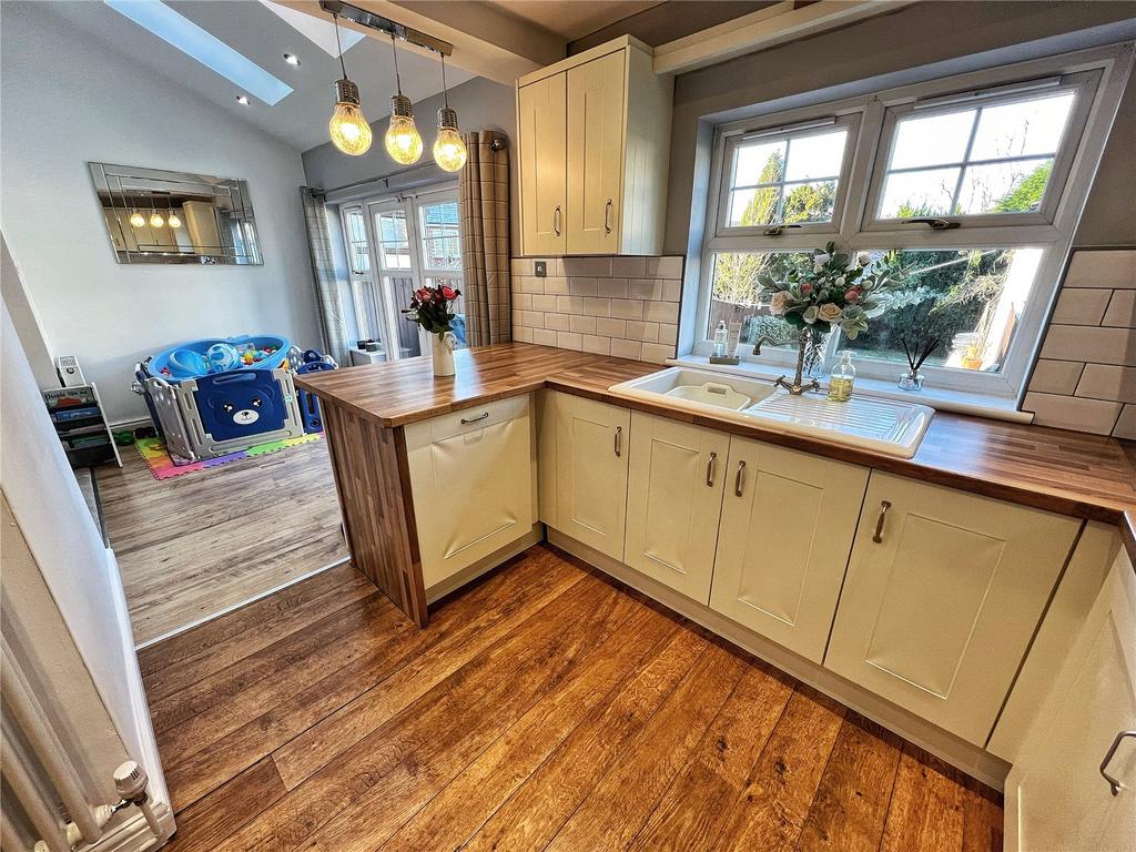 Kitchen/Dining Room