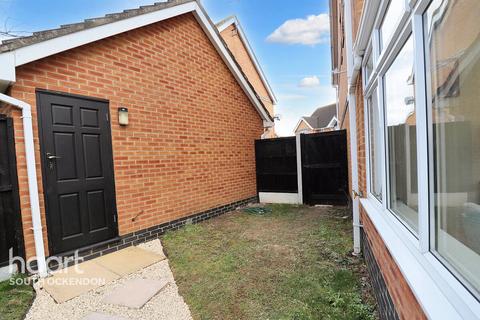 7 Poplar Close, South Ockendon, RM15 6TU