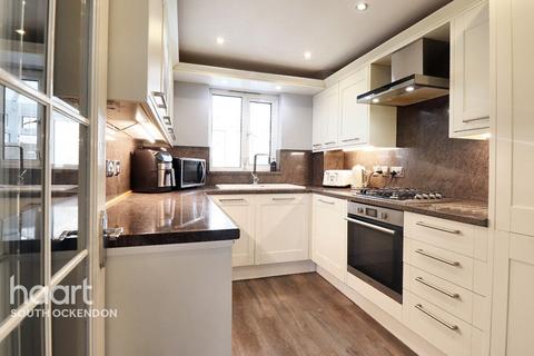 7 Poplar Close, South Ockendon, RM15 6TU