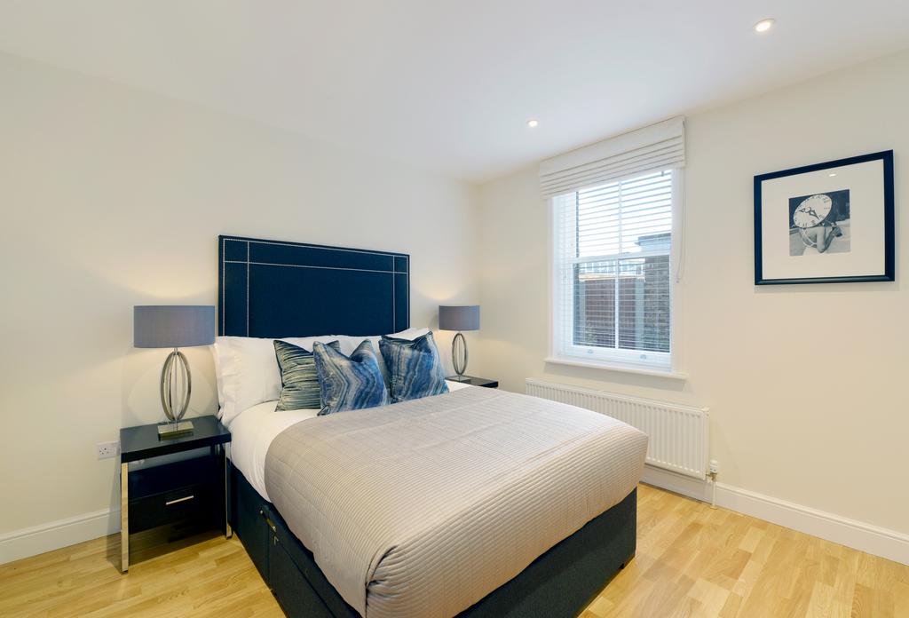 A bright well presented two double bedroom apartm