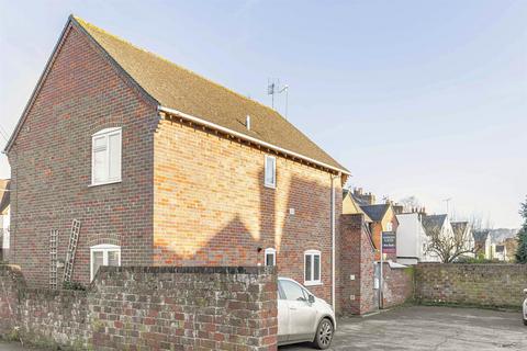 2 bedroom maisonette for sale, Victoria Road, Marlow