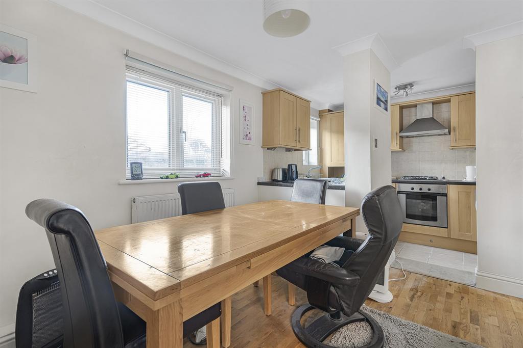 Kitchen/Dining Area