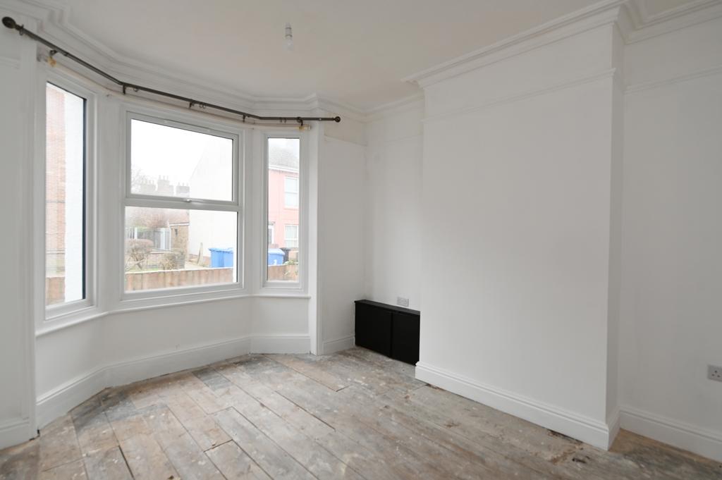 Raglan Street, Lowestoft NR32 3 bed end of terrace house for sale £