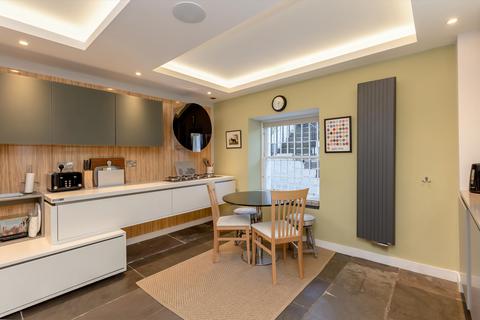 2 bedroom flat for sale - Blenheim Place, Edinburgh, EH7