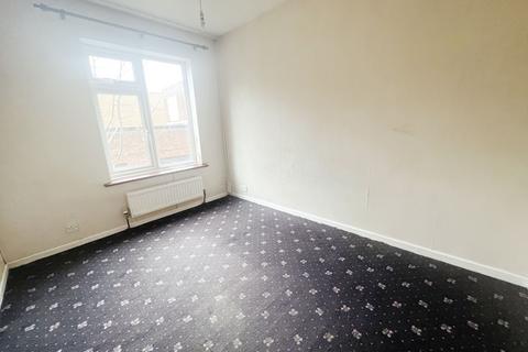 4 bedroom semi-detached house to rent, Leicester LE2