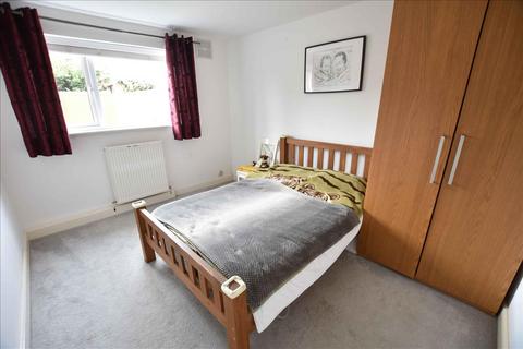 2 bedroom flat for sale - Fruen Road , Feltham, Middlesex, TW14