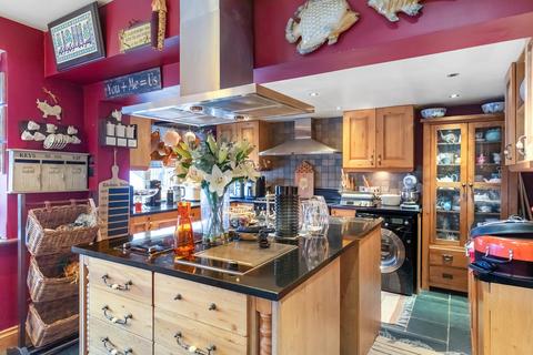 undefined, Isleworth TW7
