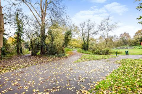 35 Southview Drive, Upminster, RM14 2LL