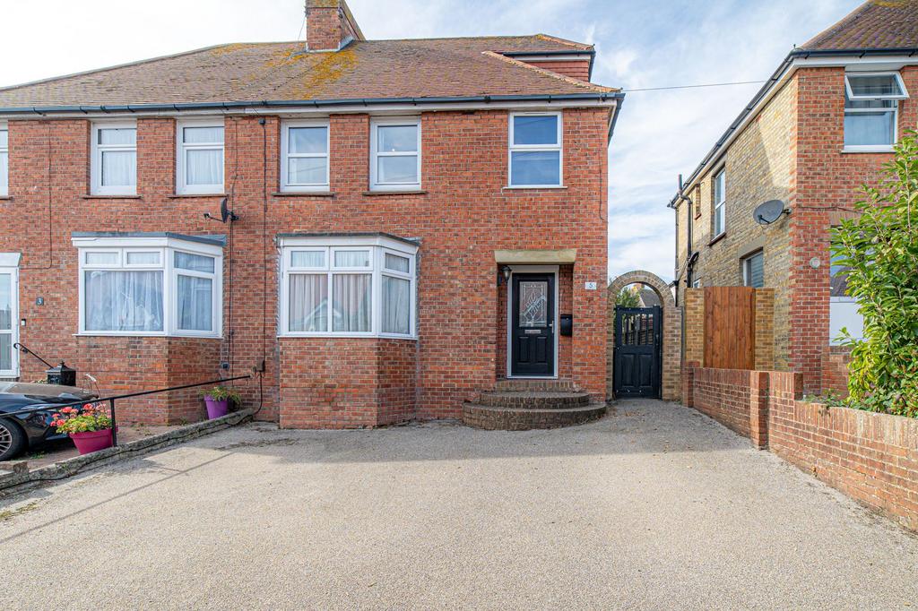 Dolphins Road, Folkestone, CT19 4 bed semidetached house for sale £