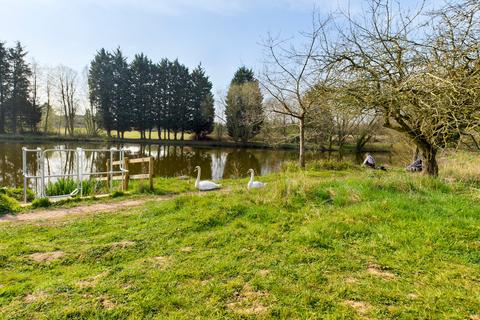 5 Lavinia Close, Worcester, WR2 5GT