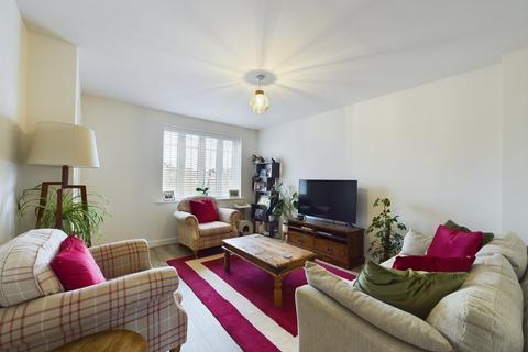 5 Lavinia Close, Worcester, WR2 5GT