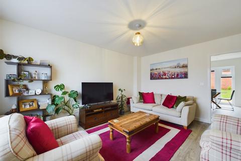 5 Lavinia Close, Worcester, WR2 5GT