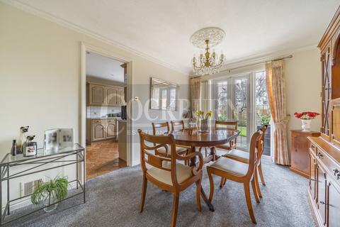 11 Margaret Gardner Drive, London, SE9 3LR
