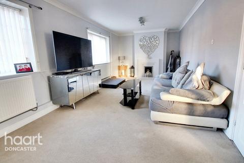 67 Attlee Avenue, New Rossington, Doncaster, DN11 0QU