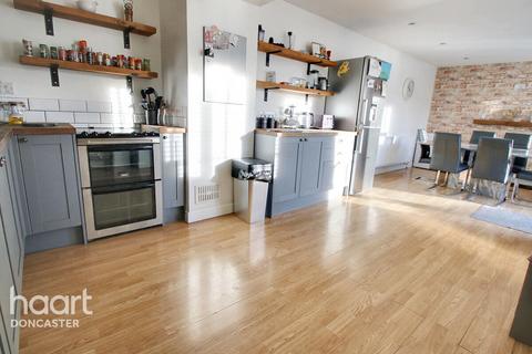 67 Attlee Avenue, New Rossington, Doncaster, DN11 0QU