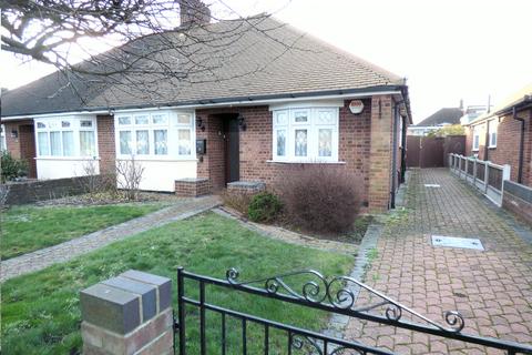 2 bedroom semi-detached bungalow for sale, Worcester Avenue, Upminster RM14