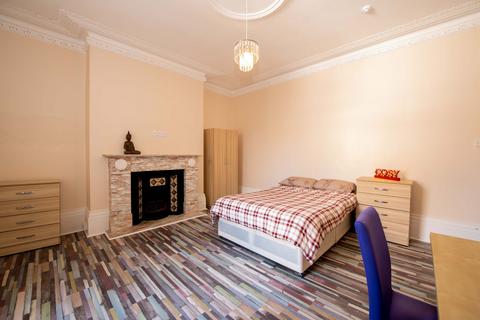 8 bedroom terraced house to rent, St. Bedes Park, Sunderland, SR2